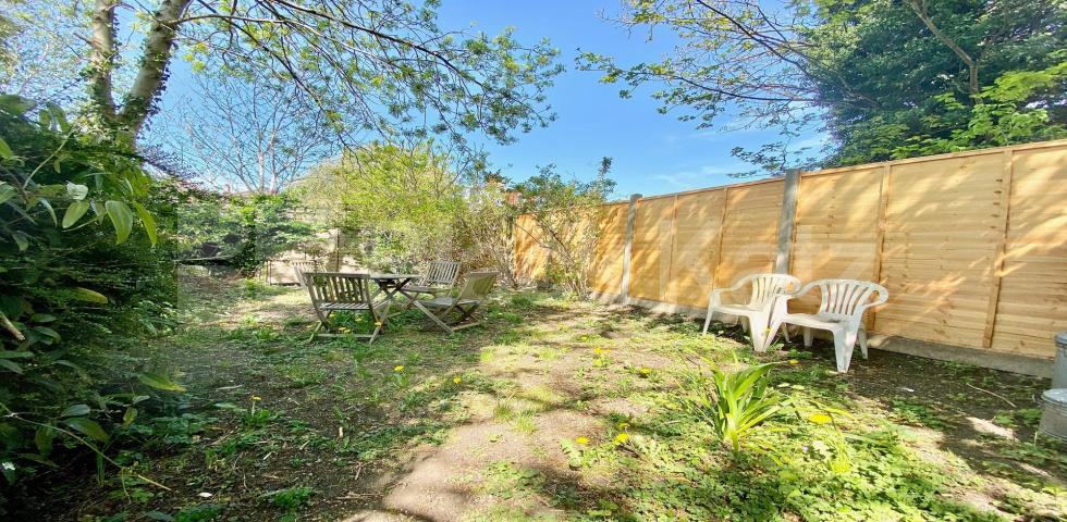 			VIRTUAL TOUR AVAILABLE!, 2 Bedroom, 1 bath, 1 reception Flat			 Barnard Hill, Muswell Hill